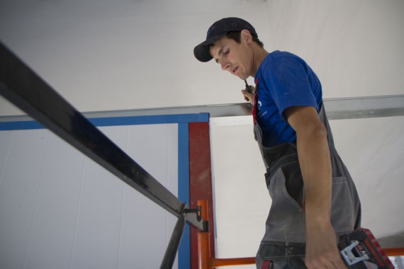 Установка камеры покраски на Заводе по производству дизельных двигателей в Астане (Казахстан)