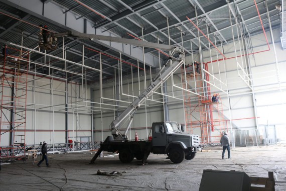 В Астане продолжается строительство камеры окраски и сушки для самолетов