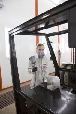 В г. Невьянске (Свердловская область) состоялся запуск покрасочно-сушильной камеры для погрузчиков