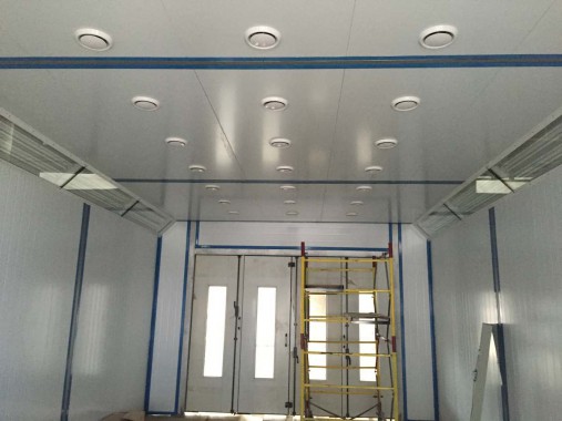 Проходная моечная камера для деталей дизельных двигателей. Завод по производству дизельных двигателей GEVO для локомотивов в Астане (Казахстан)