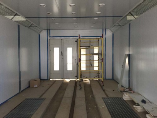 Проходная моечная камера для деталей дизельных двигателей. Завод по производству дизельных двигателей GEVO для локомотивов в Астане (Казахстан)