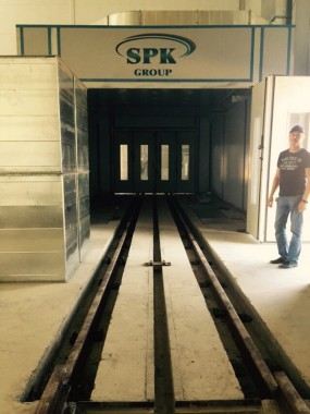 Проходная моечная камера для деталей дизельных двигателей. Завод по производству дизельных двигателей GEVO для локомотивов в Астане (Казахстан)