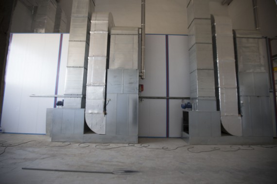 Окрасочно-сушильная камера для дизельных двигателей. Завод по производству дизельных двигателей "Астана Дизель Сервис", Астана (Казахстан)