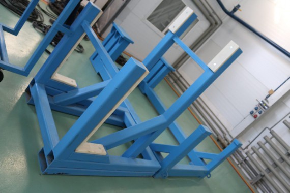 Подставка передней крышки дизельного двигателя