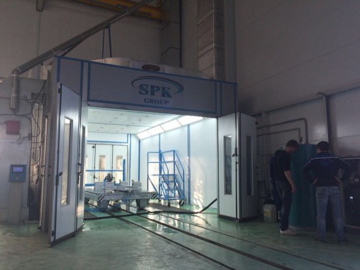 Проходная моечная камера для деталей дизельных двигателей. Завод по производству дизельных двигателей GEVO для локомотивов в Астане (Казахстан)