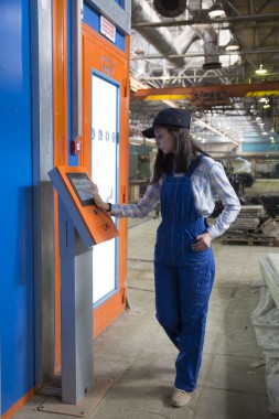 Окрасочно-сушильная камера для вилочных погрузчиков и металлоконструкций (Невьянский Машиностроительный Завод, г. Невьянск, Свердловская область)