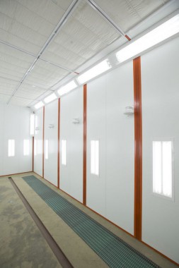 Окрасочно-сушильная камера для вилочных погрузчиков и металлоконструкций (Невьянский Машиностроительный Завод, г. Невьянск, Свердловская область)