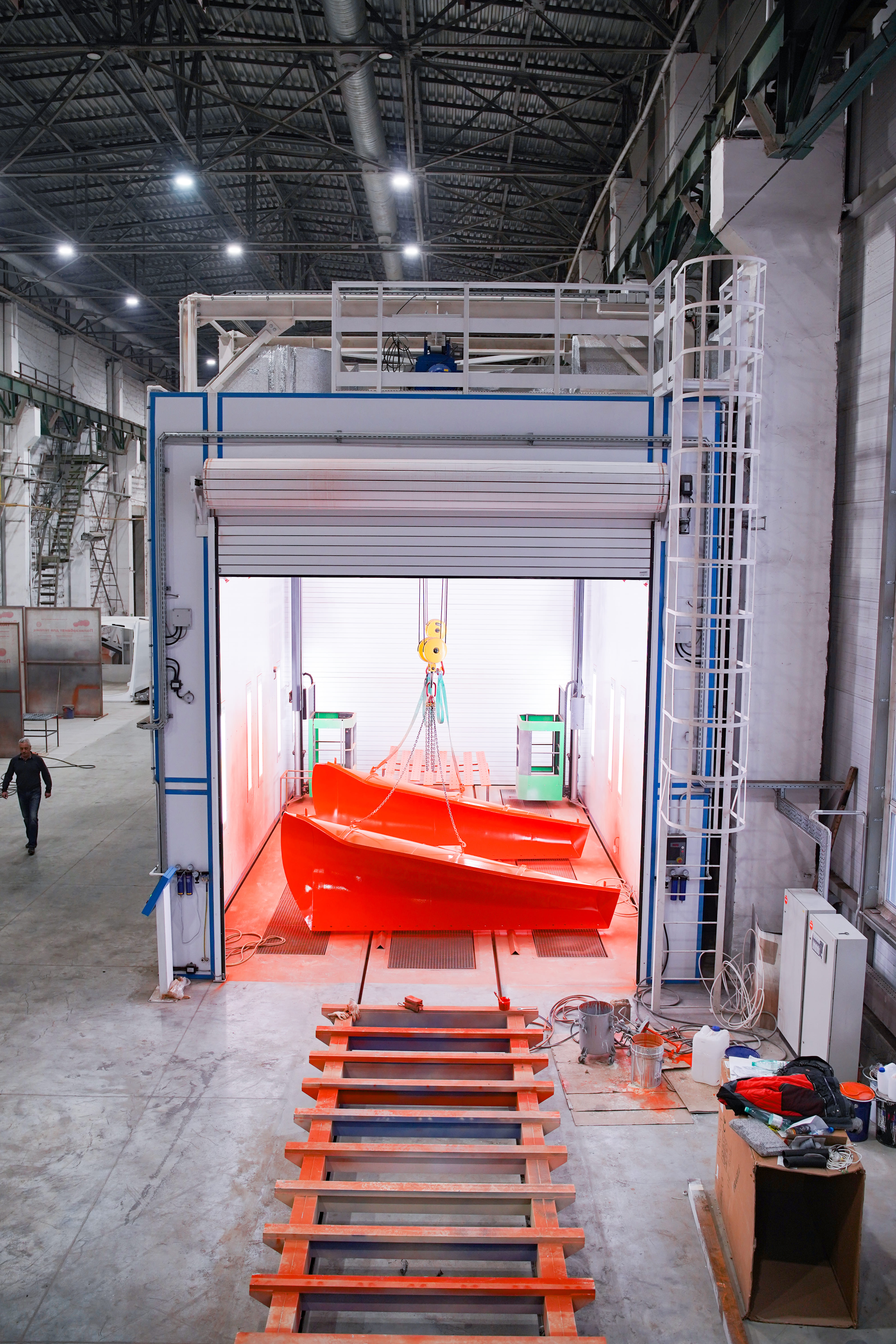 окрасочная камера для спецтехники